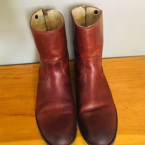 FRYE Melissa button-back zipper ankle boot